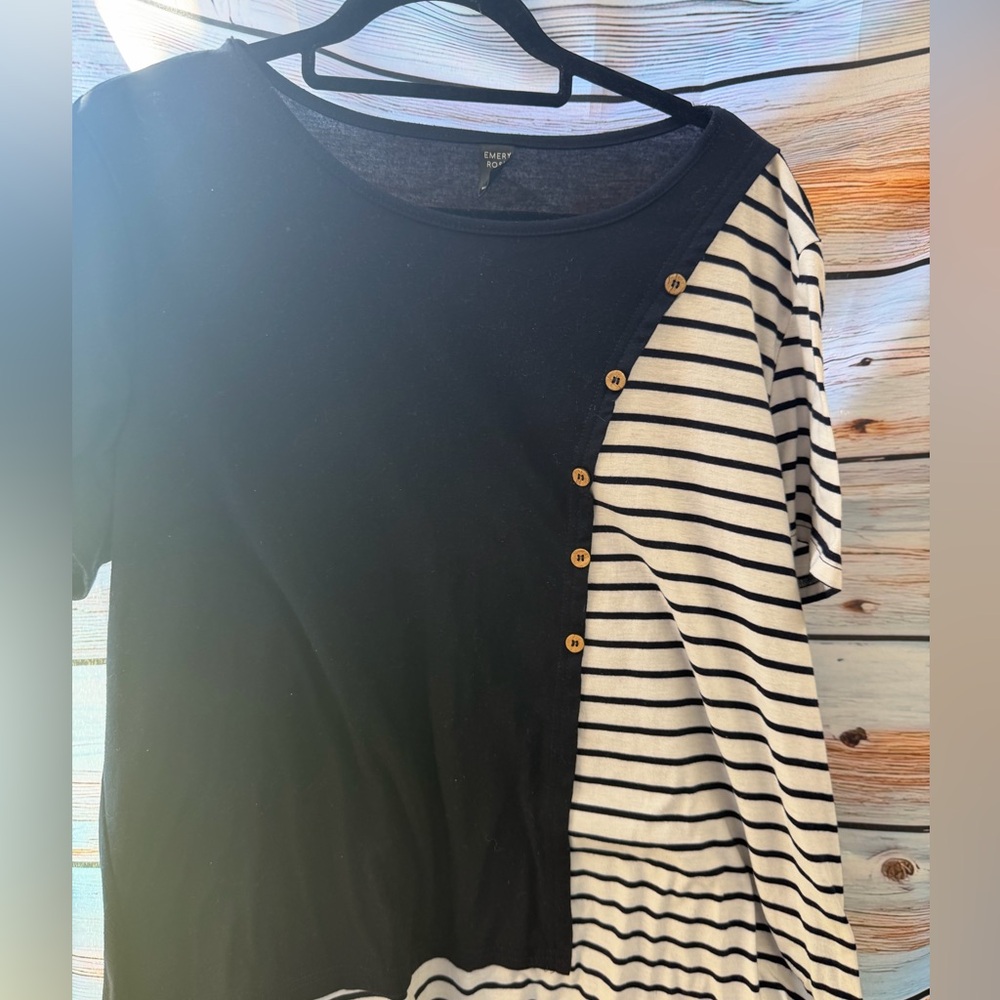 Emery Rose Blue and White Striped Button-Accent Women's Top